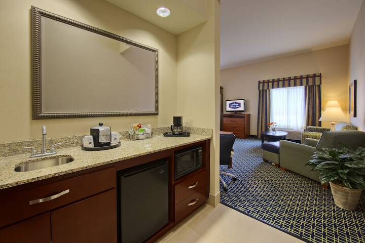 Hampton Inn & Suites Ridgecrest