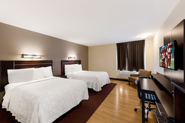 Red Roof Inn PLUS+ Columbus Downtown-Convention Center