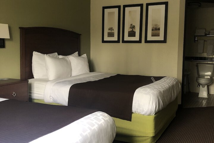 Room 9 of 32
