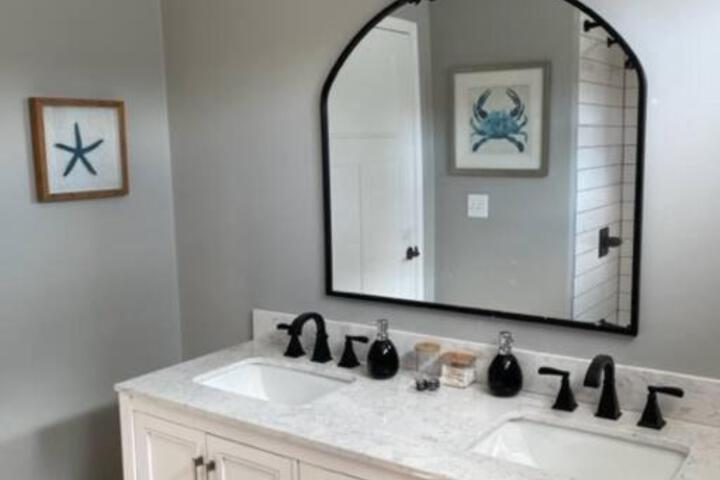 Birdie Mae - 2 bedroom House in DT Hamilton