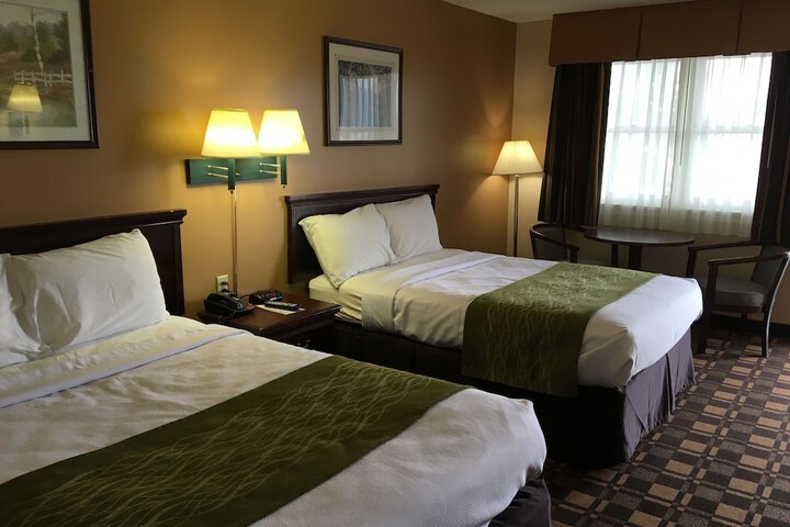 Cabot Inn & Suites