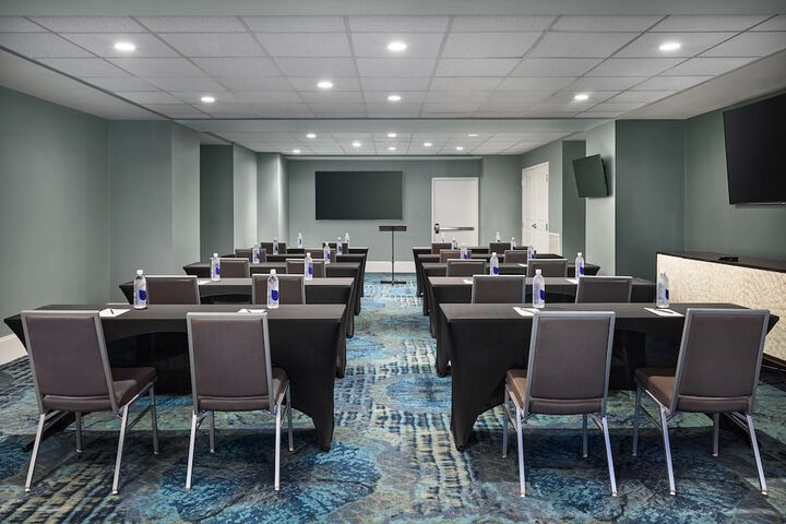 Redmont Hotel Birmingham Curio Collection by Hilton
