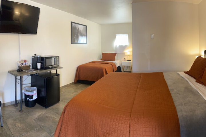 Selkirk Motel