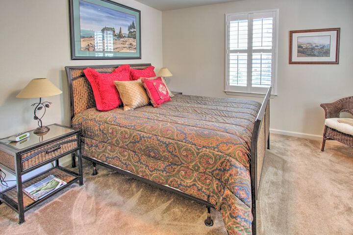 Serene Bungalow-style Home in Point Reyes Station!