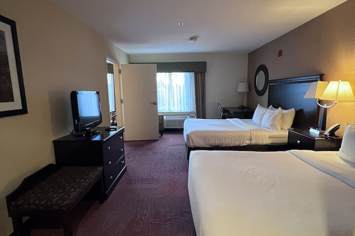 Room 13 of 27