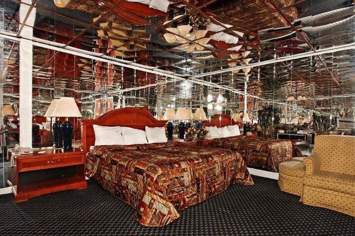 Room 26 of 37