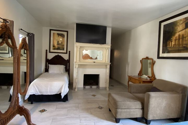 Room 46 of 128