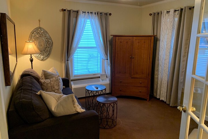 Room 16 of 96