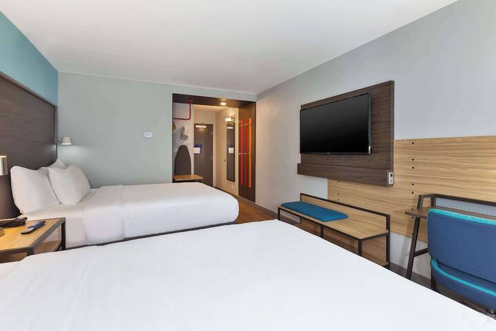 Tru by Hilton Comstock Park Grand Rapids