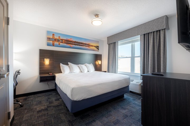 Room 13 of 21