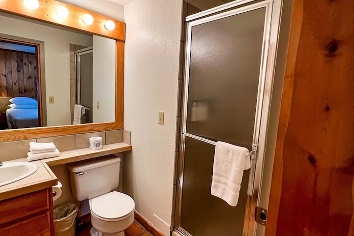 Room 11 of 37
