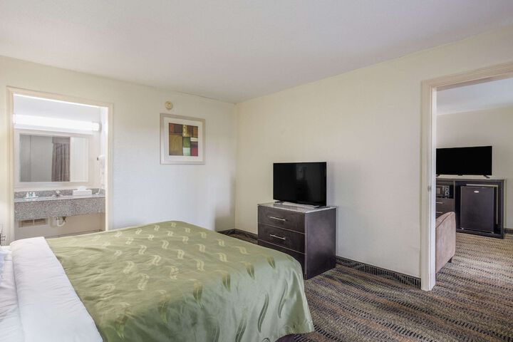 Room 12 of 70