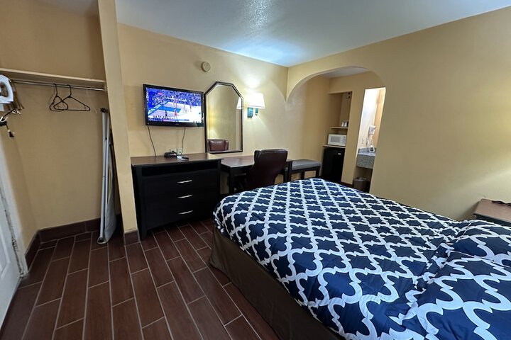 Room 25 of 51