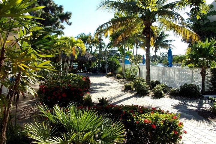 Marco Island Lakeside Inn