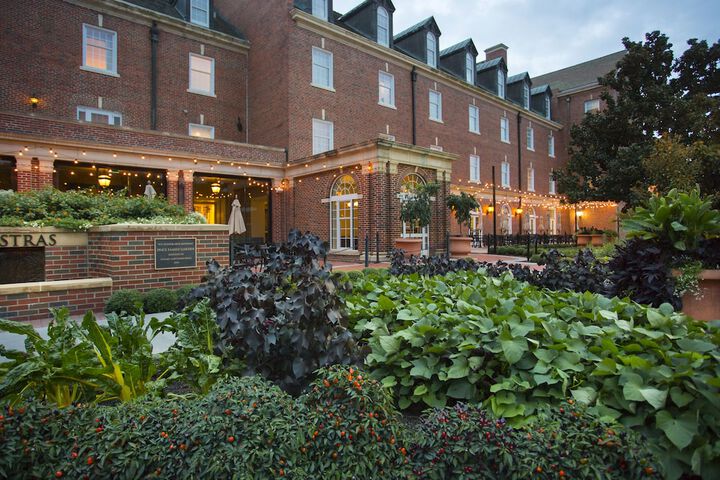 Hotel Exterior 84 of 90