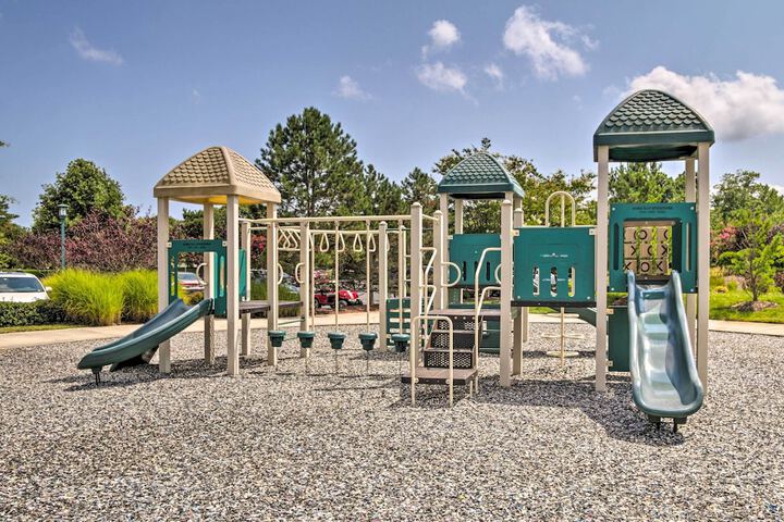 5 Mi to Bethany Beach: Chic Home w / Grill!