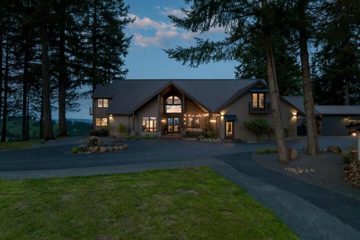Escape to Wine Country Luxurious Getaway Awaits
