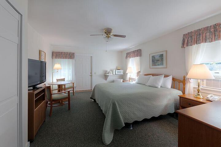 Room 13 of 27