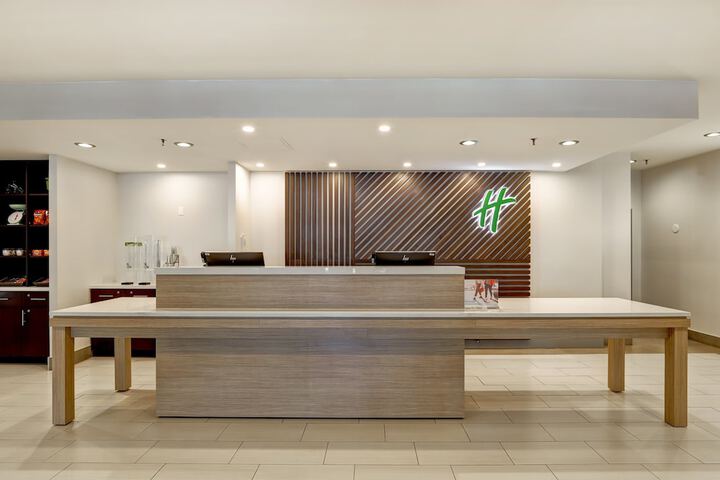 Hotel 4 of 77