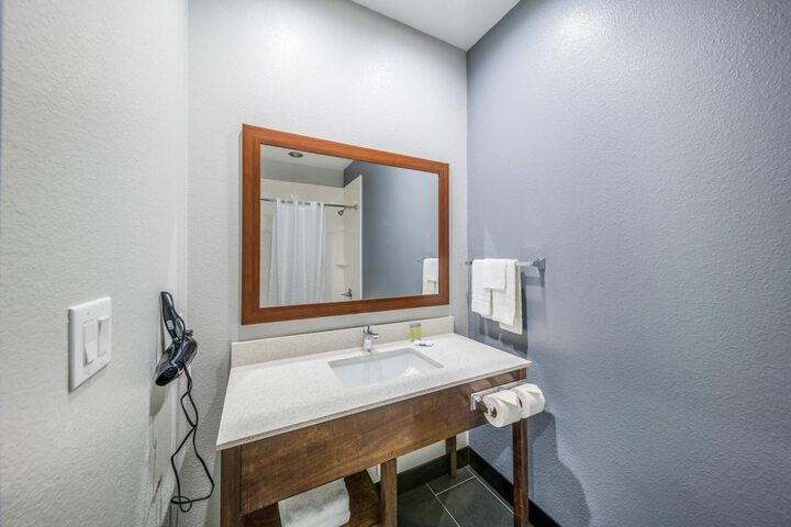 Room 17 of 24