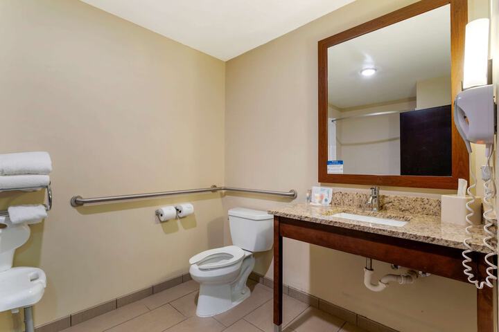 Room 16 of 37