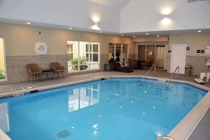 Hampton Inn & Suites Chicago / Hoffman Estates