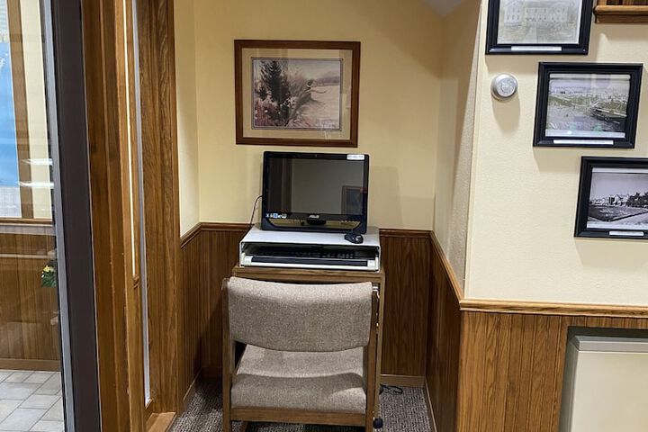 AmeriVu Inn and Suites