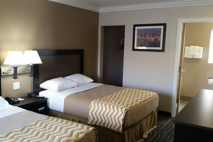Room 12 of 30