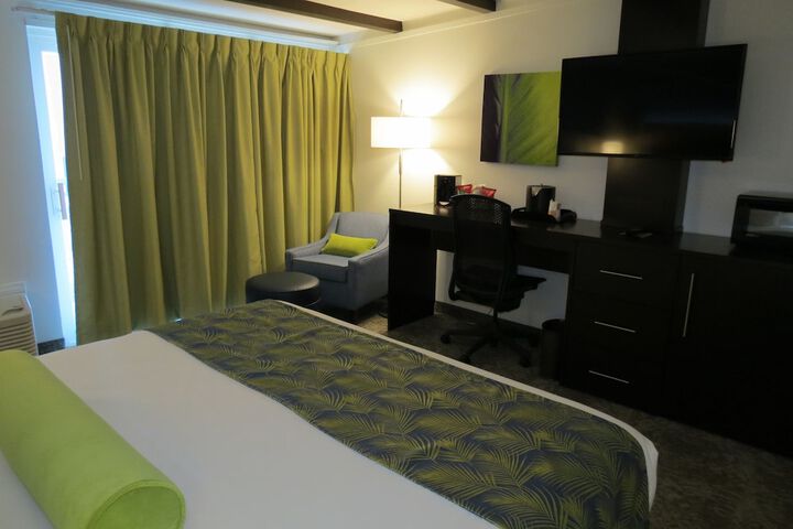 Oasis Hotel & Convention Center an Ascend Collection Hotel