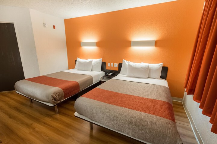 Room 40 of 46