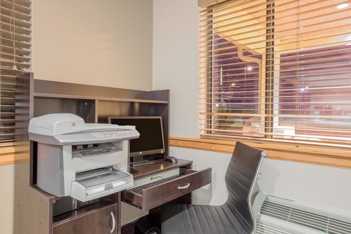 Business Center 20 of 20
