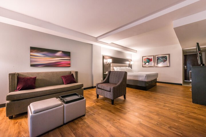 Room 14 of 38