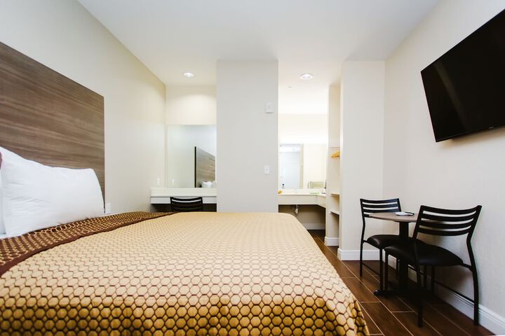 Room 15 of 35