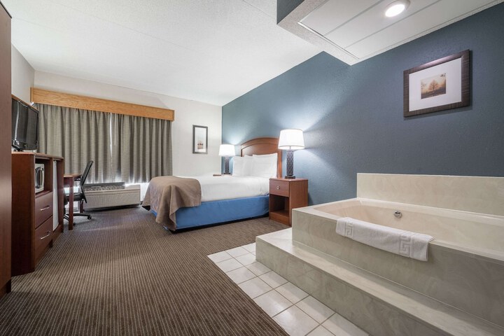 Room 13 of 26