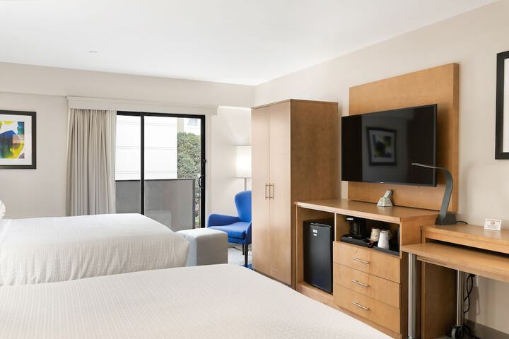 Room 35 of 43