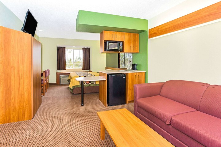 Room 11 of 15