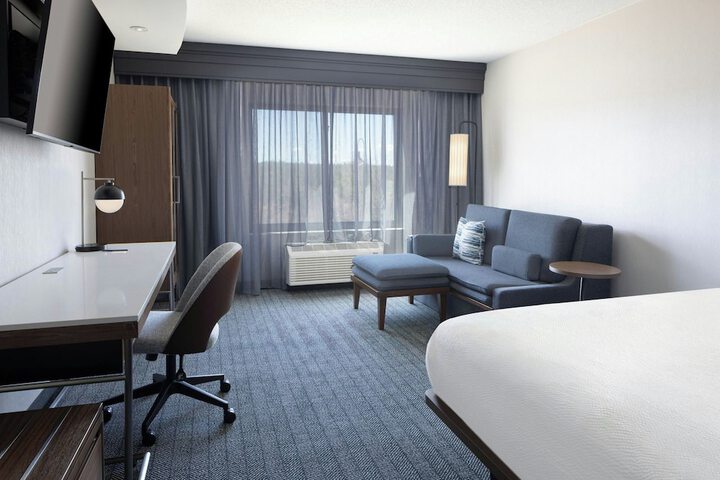 Courtyard by Marriott Hanover Lebanon