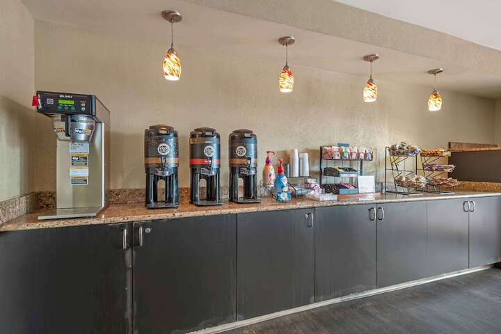 Breakfast/Coffee Service 28 of 30