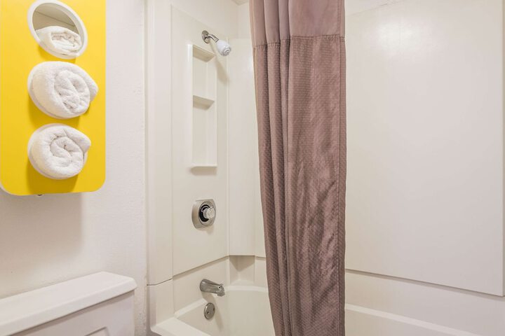 Room 18 of 27
