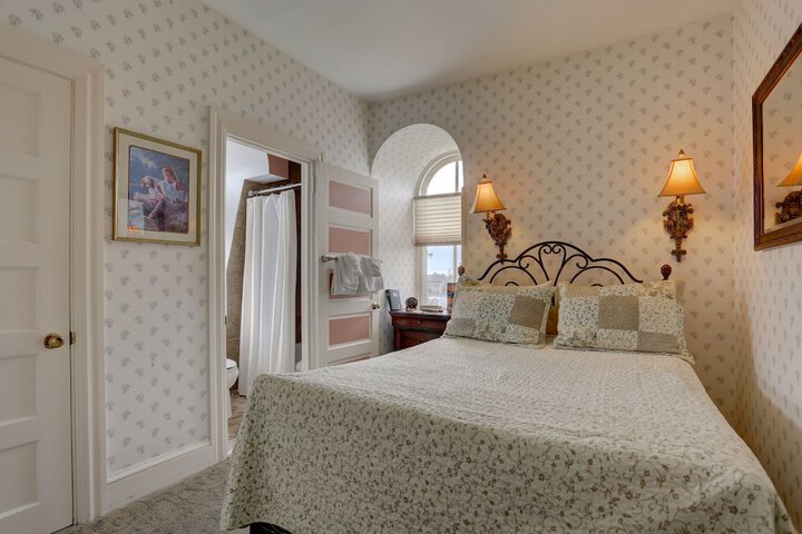 Room 20 of 34