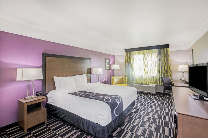 Room 16 of 30