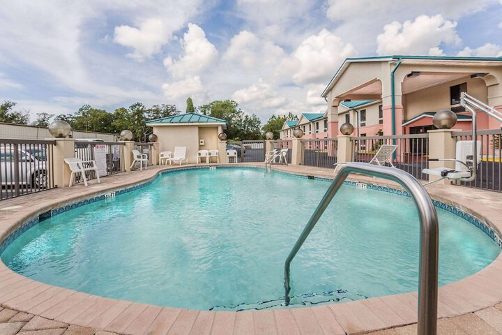 Pool 4 of 17