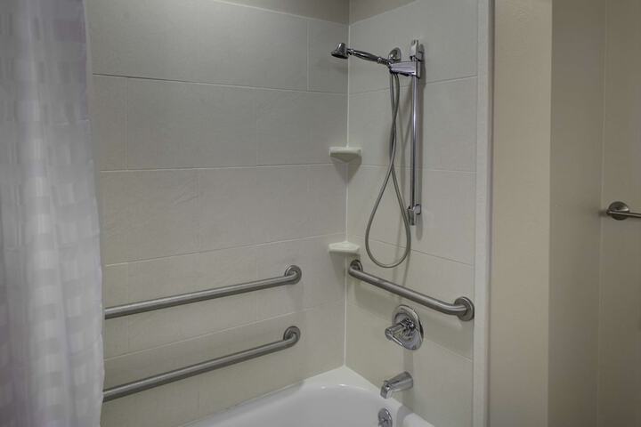 Room 20 of 28