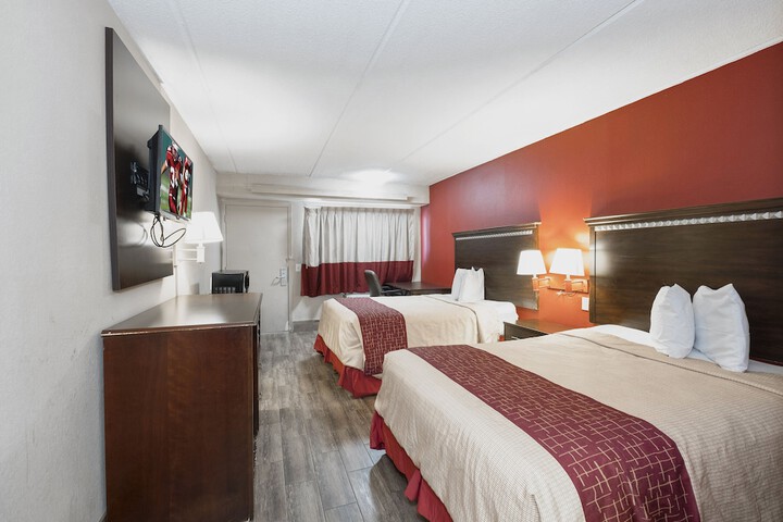Room 17 of 28
