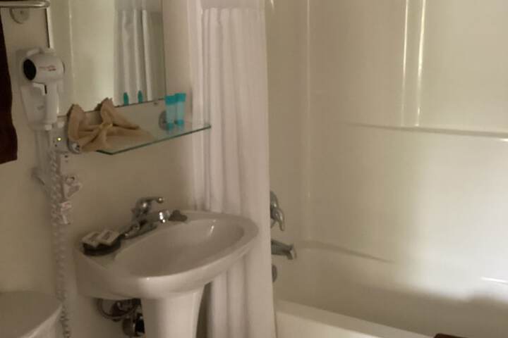 Room 48 of 68