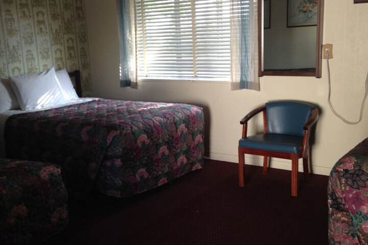 Room 15 of 37
