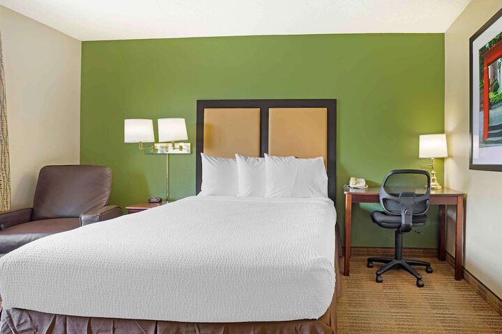 Room 14 of 30