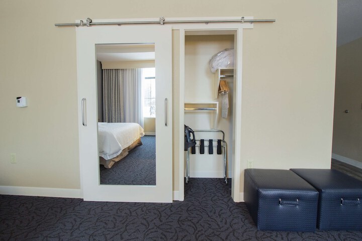 Room 30 of 35