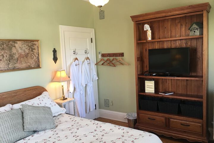 Room 108 of 149