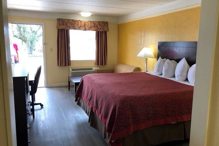 Room 19 of 32